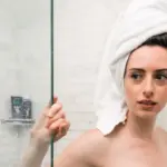 Find den rigtige badehætte og gå i bad uden at gøre håret vådt